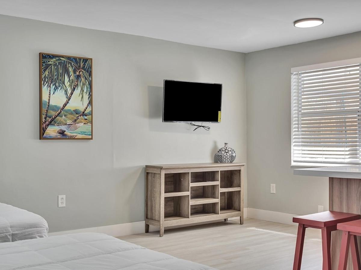 The Shell On Walnut With Bath Hollywood Free Parking *